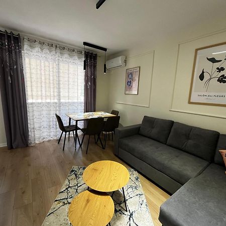 Charming Comfort Apartment ติรานา ภายนอก รูปภาพ