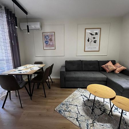 Charming Comfort Apartment ติรานา ภายนอก รูปภาพ