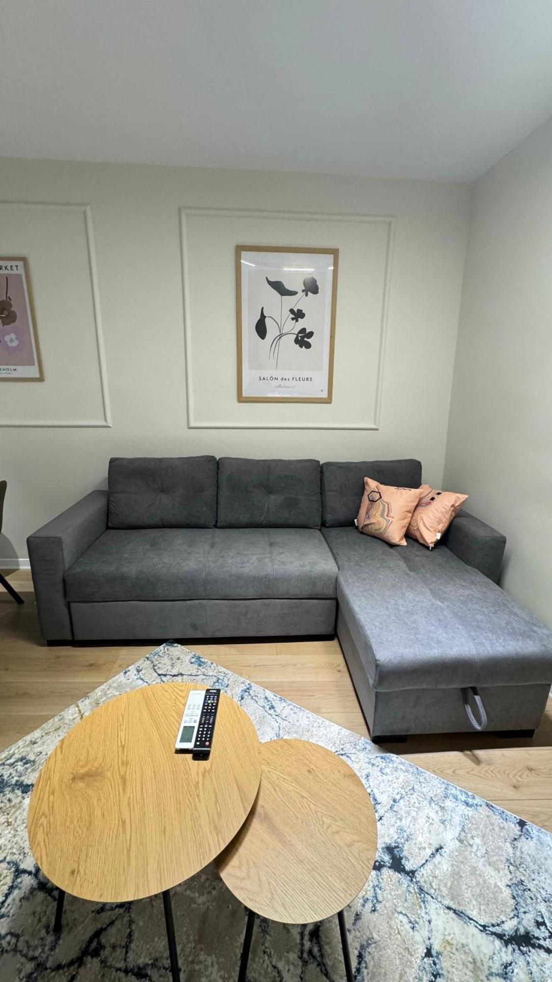 Charming Comfort Apartment ติรานา ภายนอก รูปภาพ