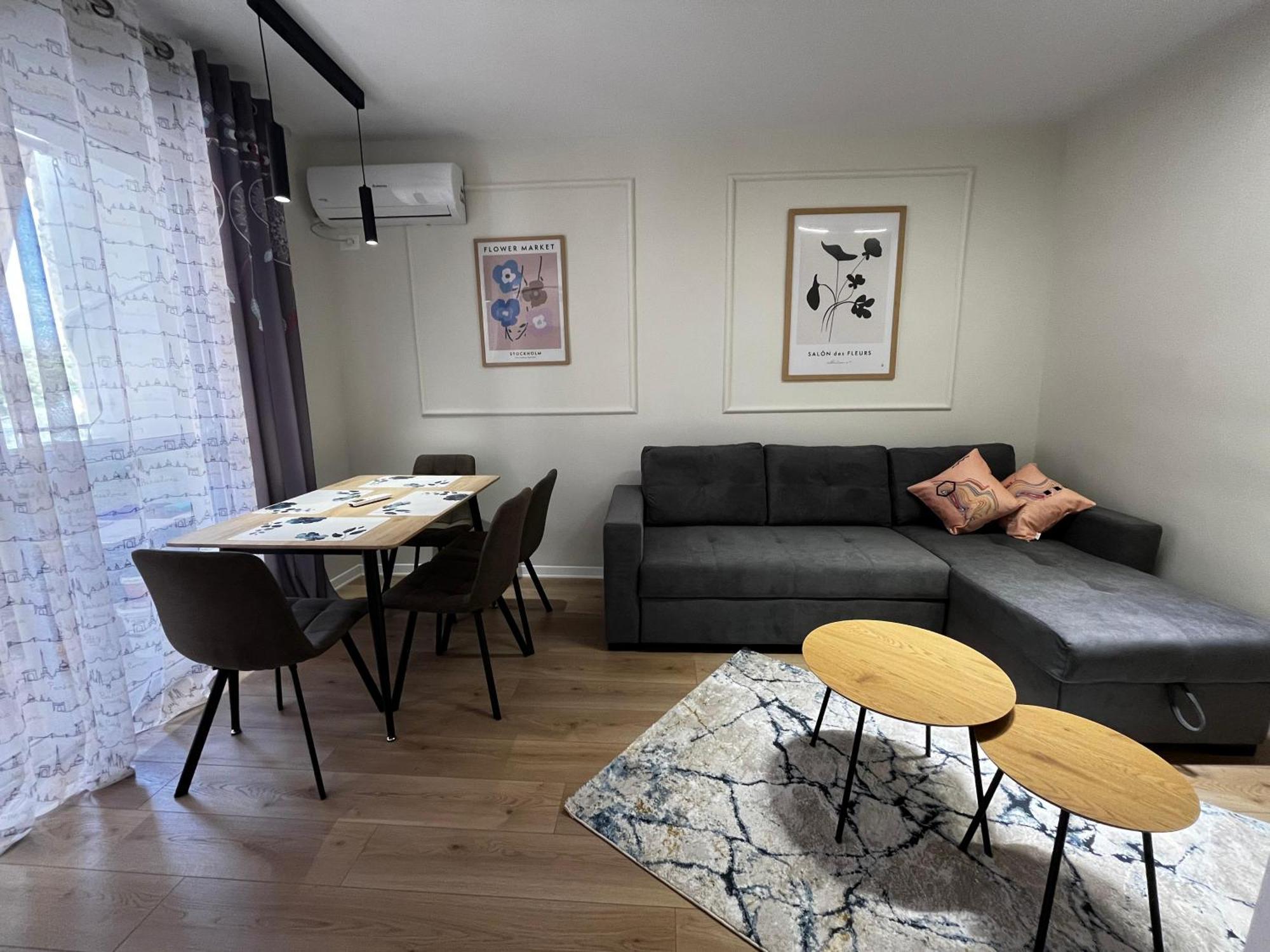 Charming Comfort Apartment ติรานา ภายนอก รูปภาพ