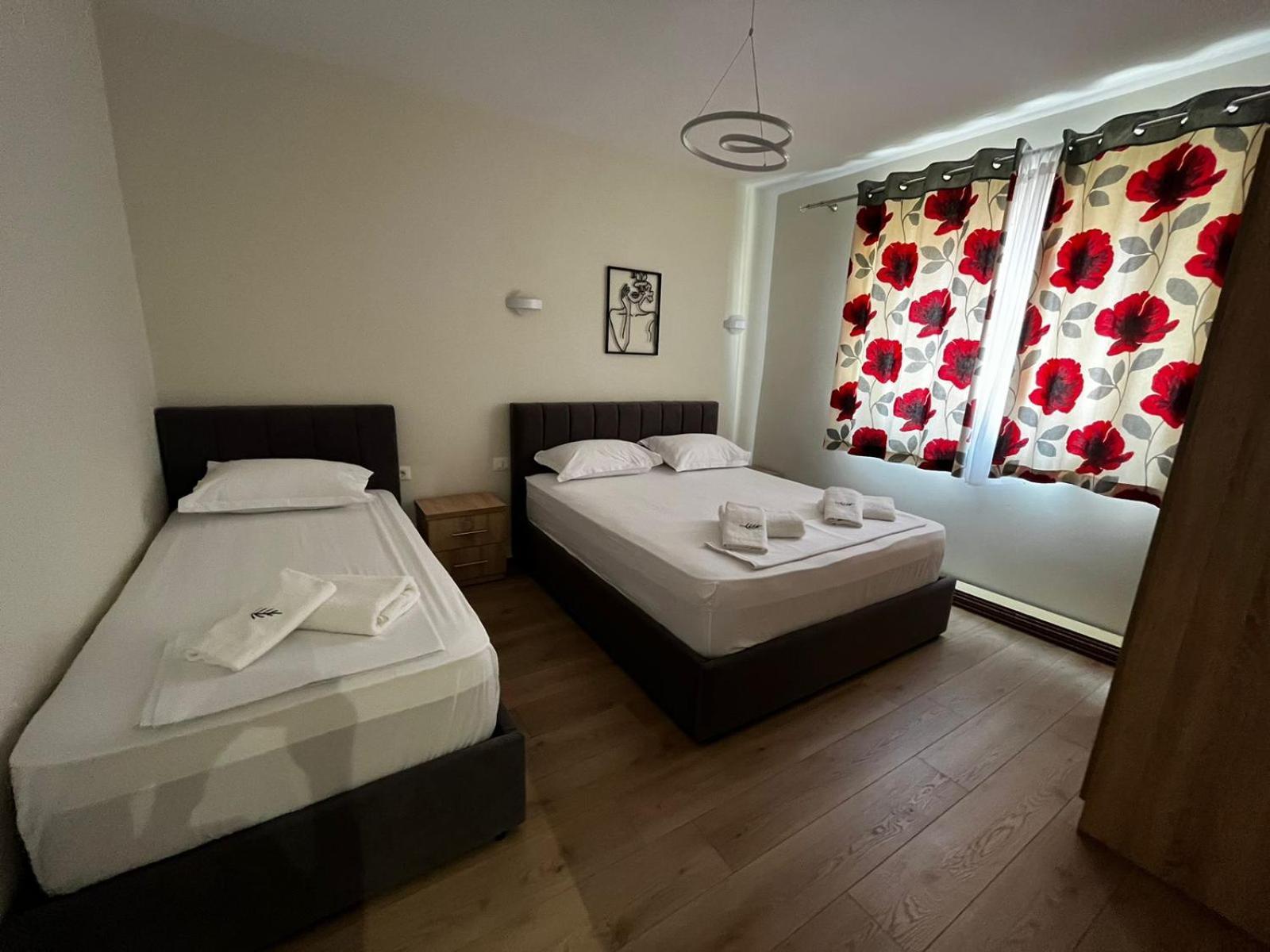 Charming Comfort Apartment ติรานา ภายนอก รูปภาพ